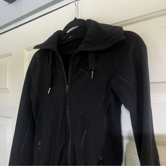 Lululemon Bundle Lot *Flawed* Size 2 Black Stride Jacket and Light Green Tank - Picture 4 of 16